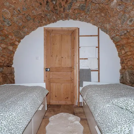 Domaine Acciola Hotell 3*
