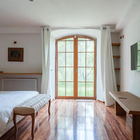 Domaine Acciola Hotell 3*