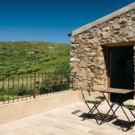 Domaine Acciola Hotel
