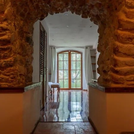 Domaine Acciola Hotel 3*